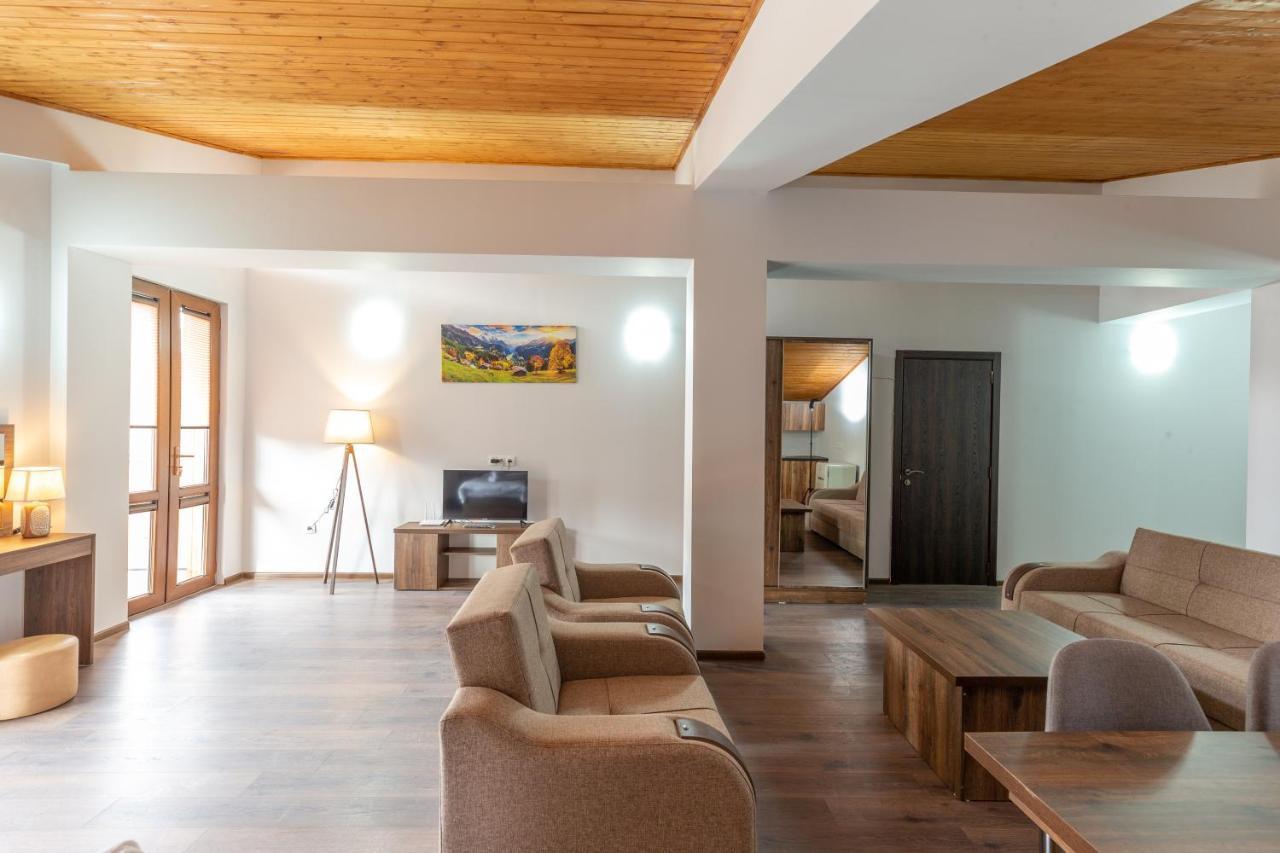 Pine Chalets By Ka Group Gudauri Esterno foto